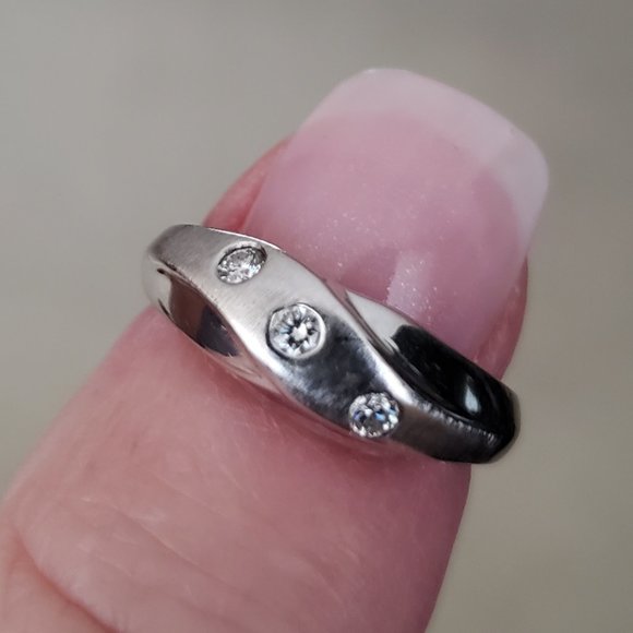 **SOLD**14k White Gold Ring Polished&Brushed w/3 Diamonds - Picture 7 of 8